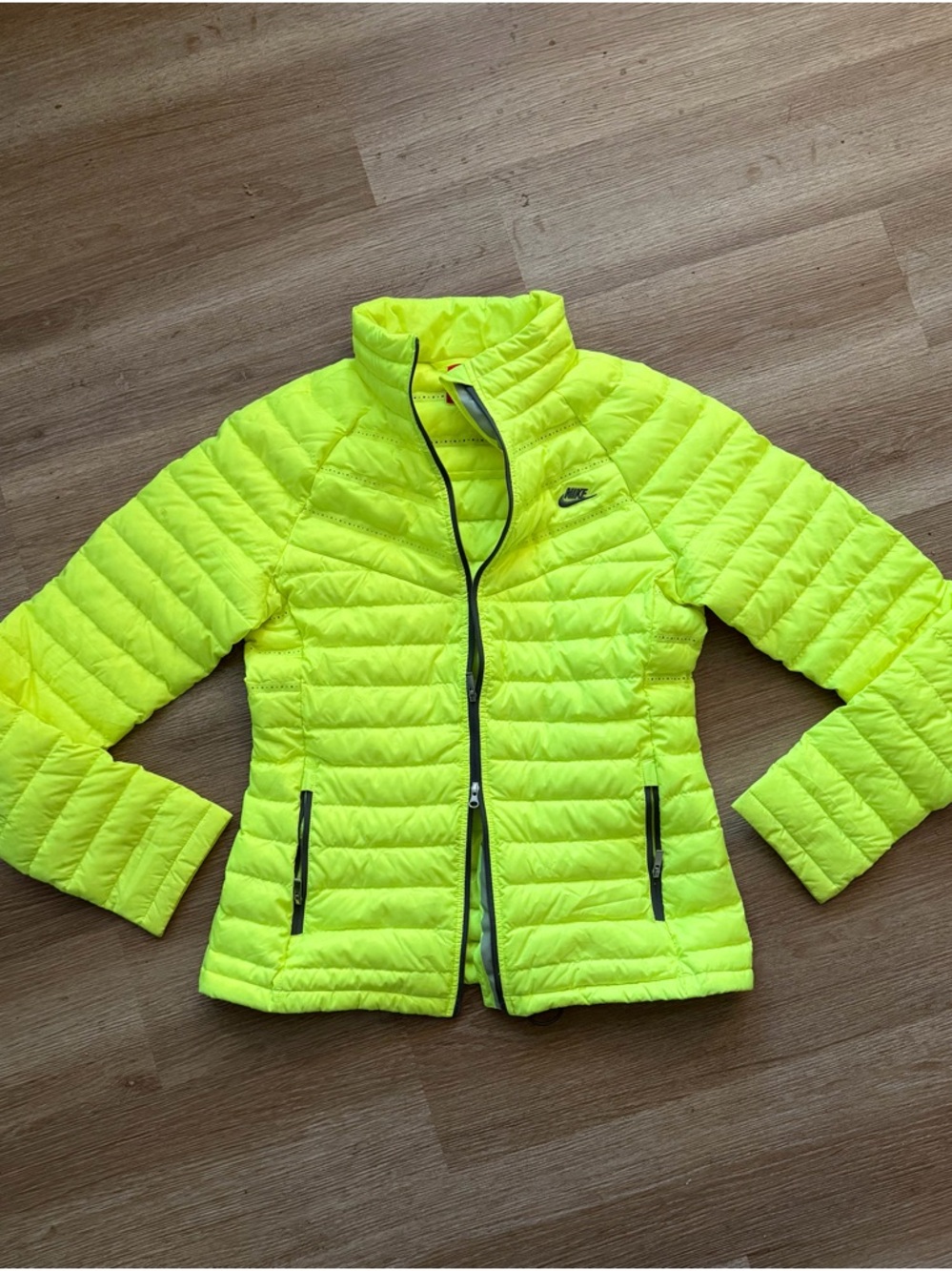 Nike Women’s Neon Yellow Puffer Jacket - Picture 2 of 6